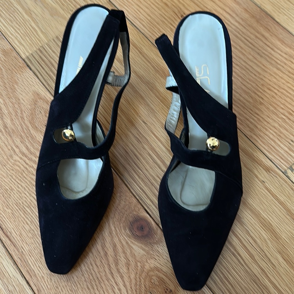 Scada Black heels.